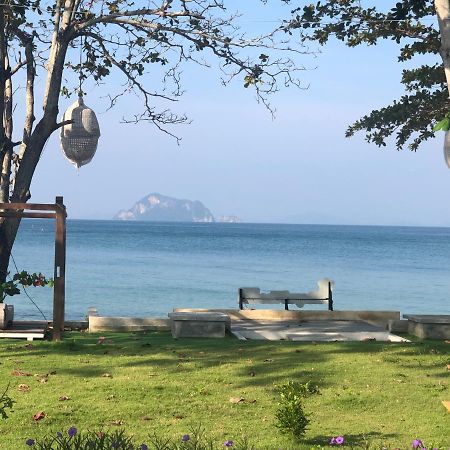 Royal Yao Yai Island Beach Resort Ko Yao Dış mekan fotoğraf View of Ko Chang from the mainland